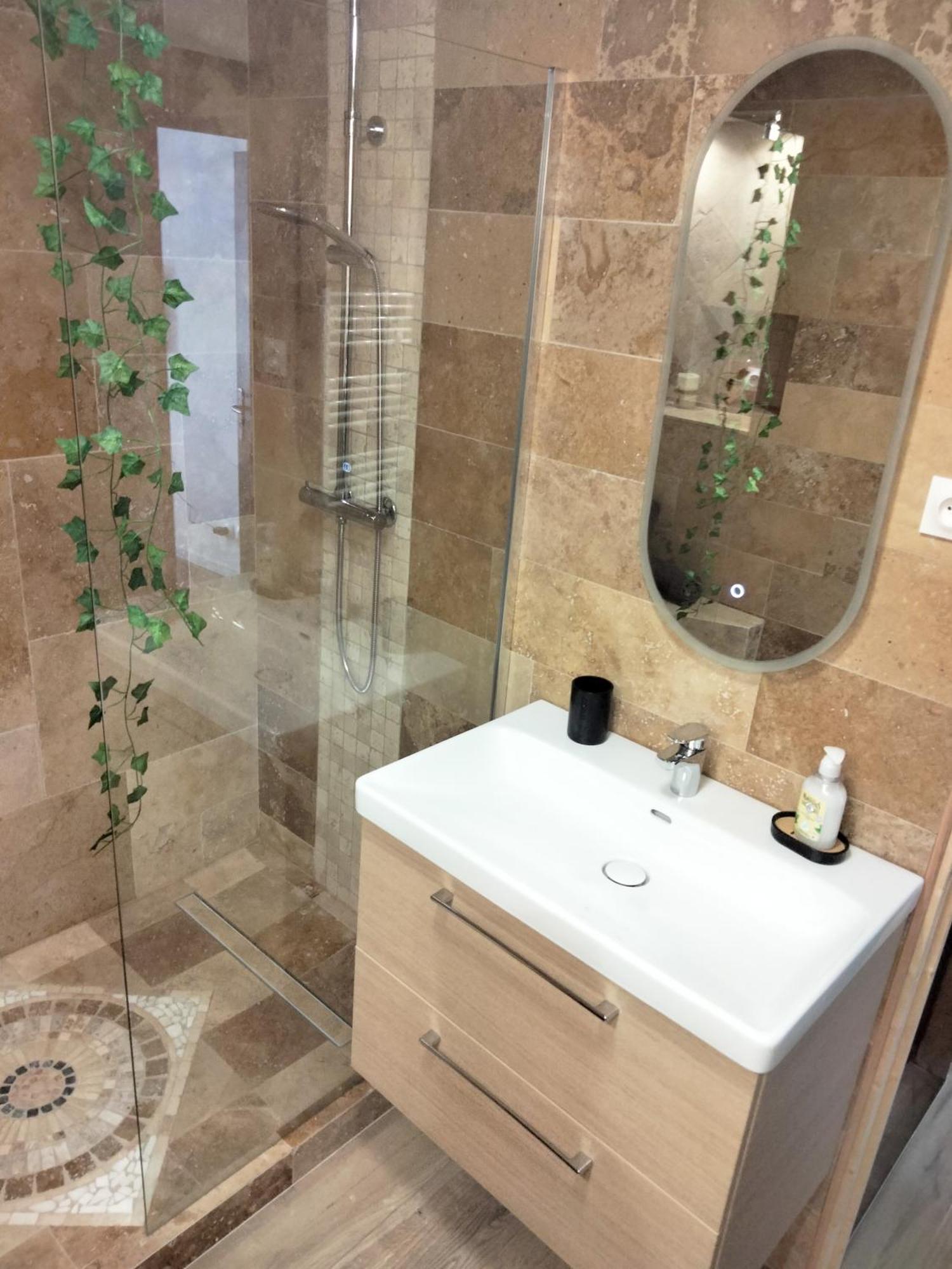 Maison Prestige Le Donjon Des Plaisirs Jacuzzi Montluel Ngoại thất bức ảnh